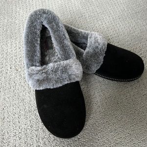 Skechers fur lined slippers.